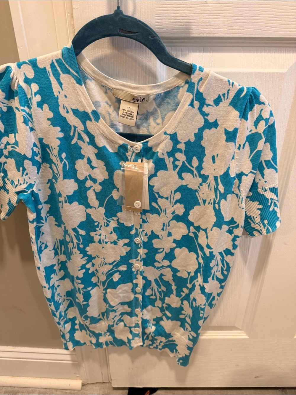 EVIE Blue & White Floral Button Cardigan NWT$67 Soft